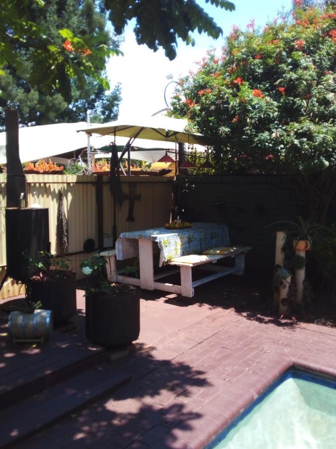Africas Eden Guesthouse Mookgophong Ngoại thất bức ảnh