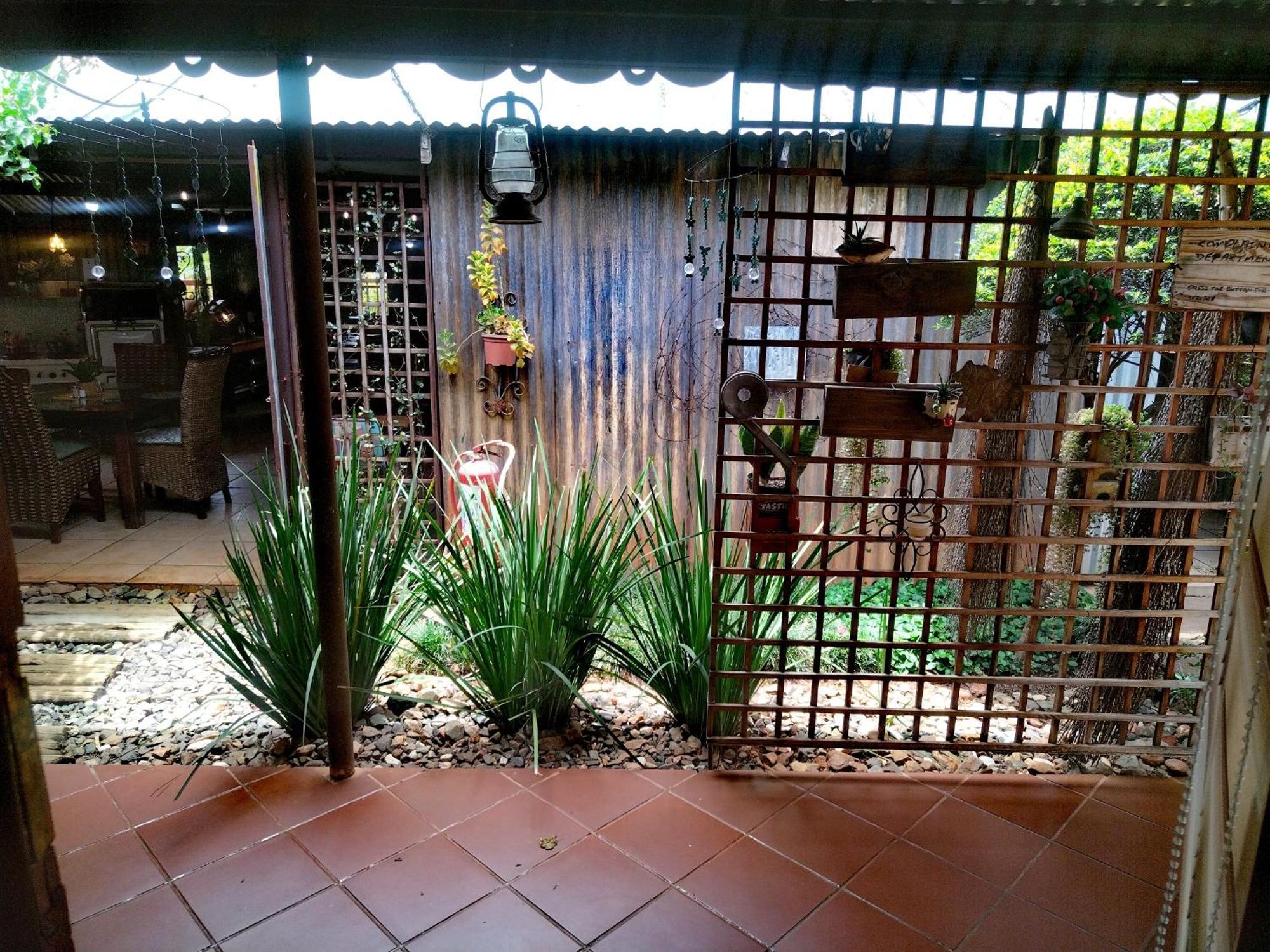Africas Eden Guesthouse Mookgophong Ngoại thất bức ảnh