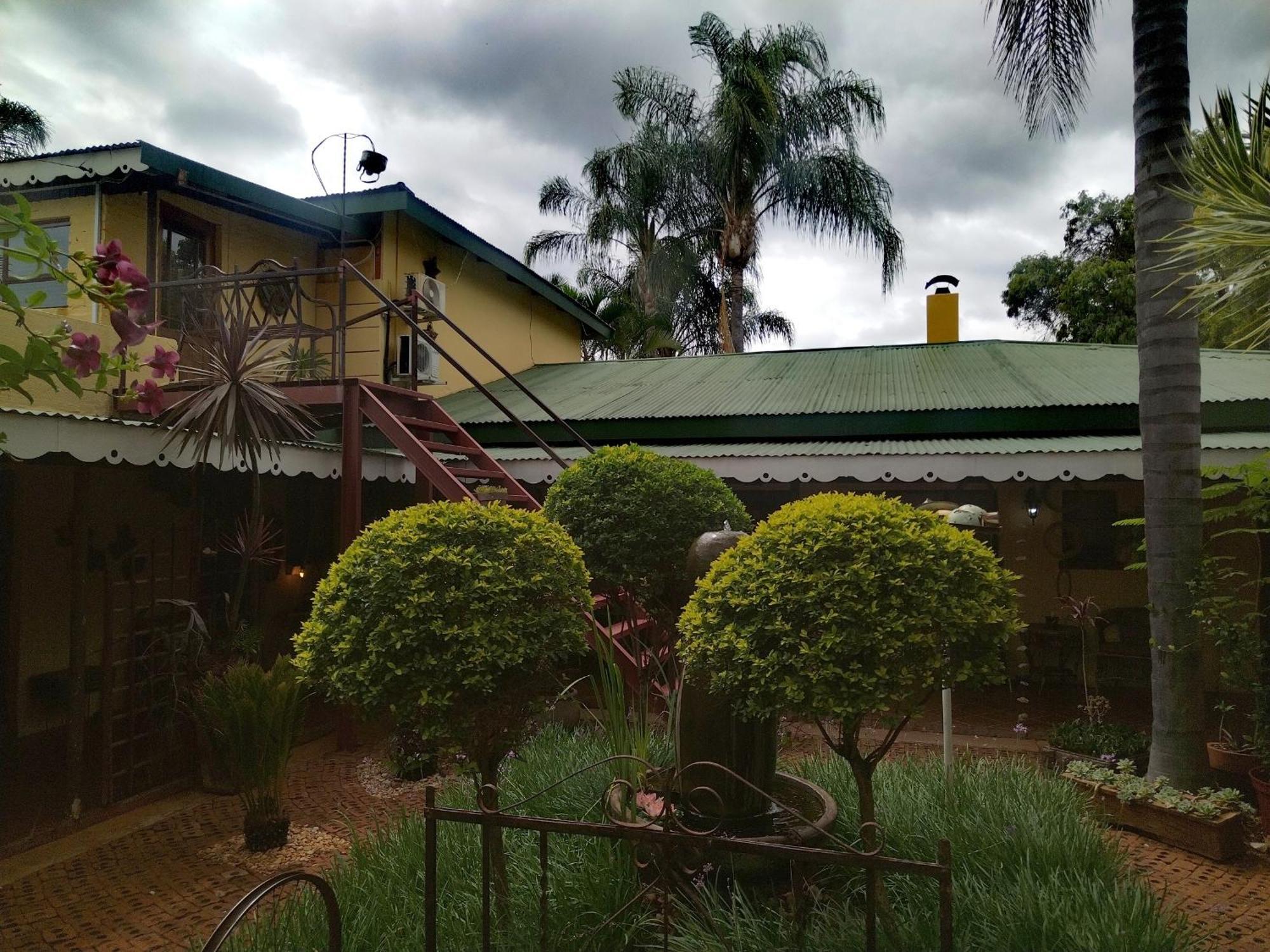 Africas Eden Guesthouse Mookgophong Ngoại thất bức ảnh