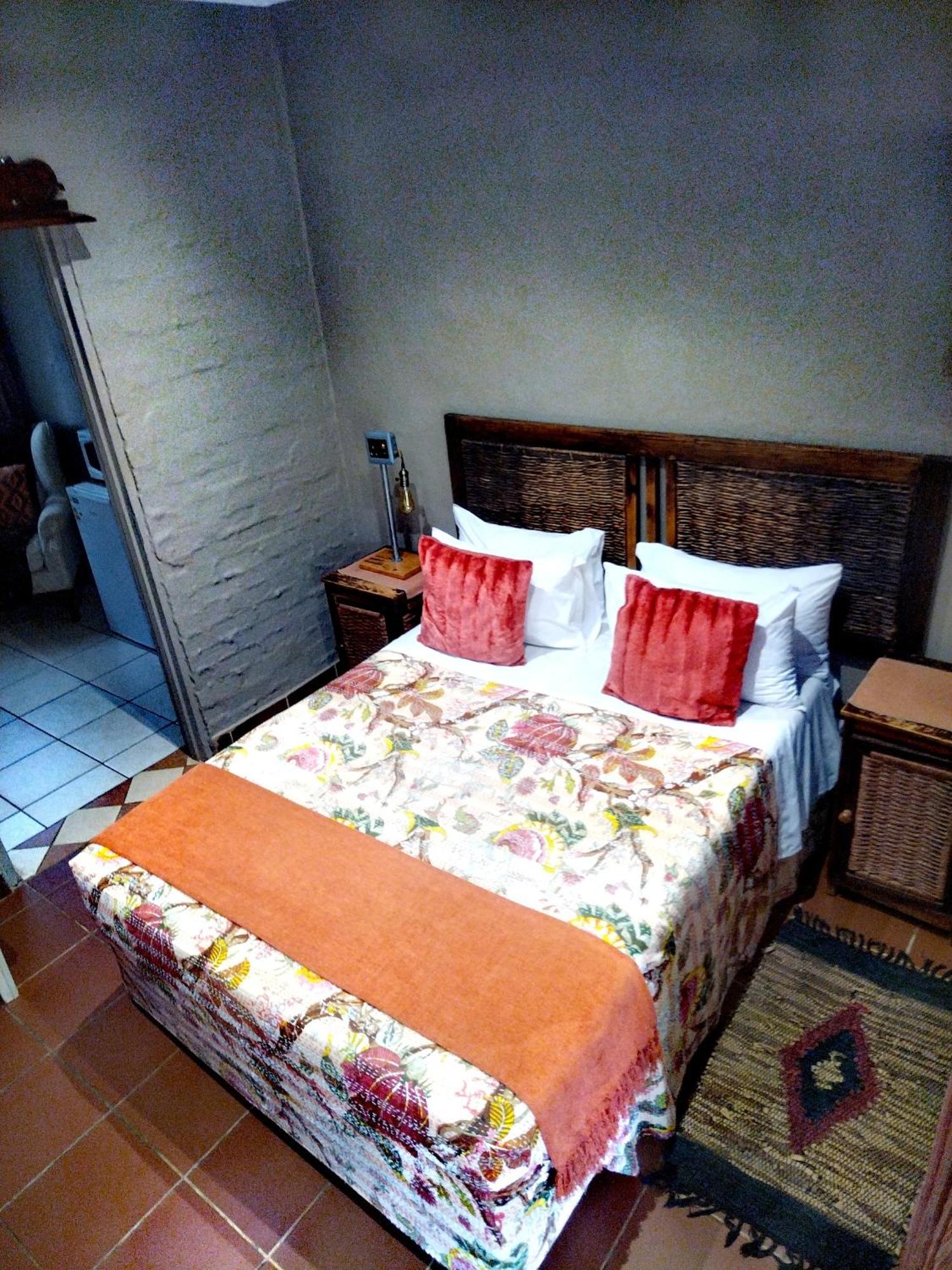 Africas Eden Guesthouse Mookgophong Ngoại thất bức ảnh