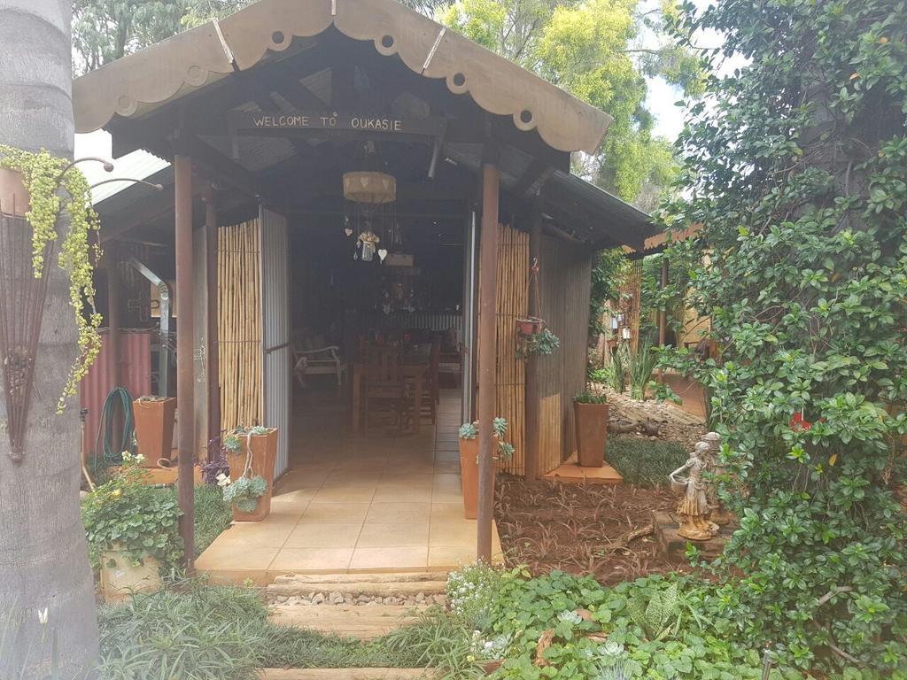 Africas Eden Guesthouse Mookgophong Ngoại thất bức ảnh