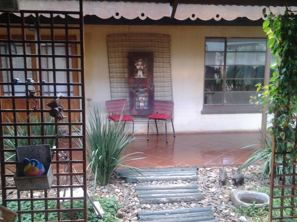 Africas Eden Guesthouse Mookgophong Ngoại thất bức ảnh