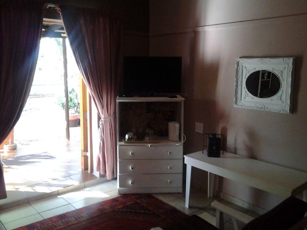 Africas Eden Guesthouse Mookgophong Ngoại thất bức ảnh